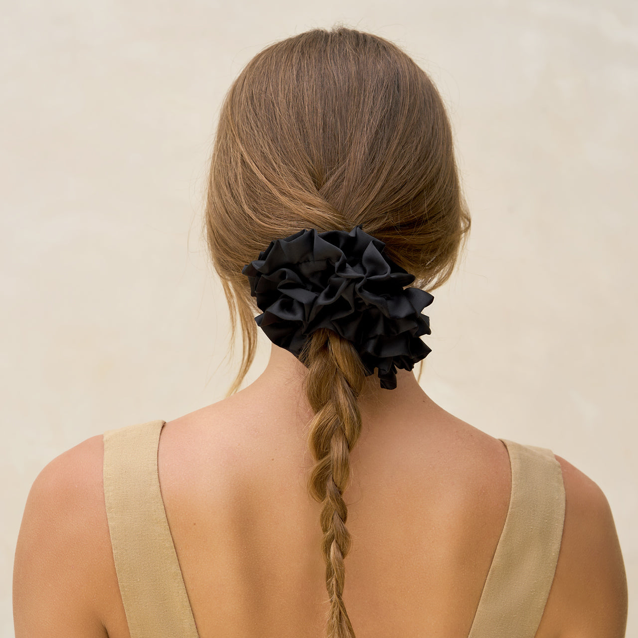 Scrunchie con volantes negro