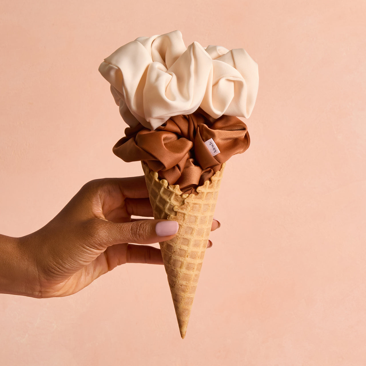 Scrunchies extra grandes crema y camel