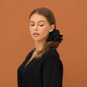 Scrunchie negro plisado de Halloween